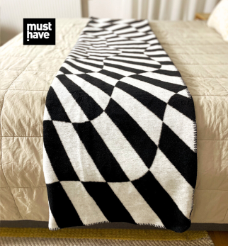 Koc Op-Art Power P*ssy projektu Maurycego Gomulickiego dla Hogai – nagrodzony Must Have na Łódź Design Festival.