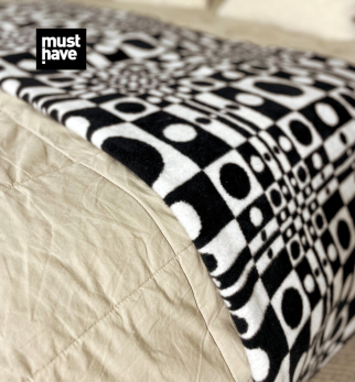 Koc Op-Art Optic Pool projektu Maurycego Gomulickiego dla Hogai – nagrodzony Must Have na Łódź Design Festival.