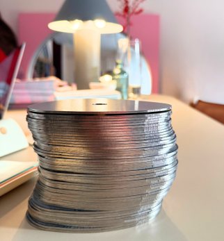 Minimalistyczne podkładki pod kubek Pond Hogai – zestaw podkładek ze szczotkowanej stali nierdzewnej.