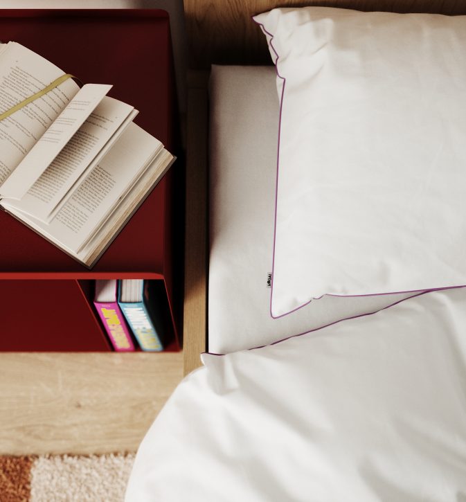 Biała pościel bawełniana Drifter z fioletową lamówką – komplet pościeli 100% bawełna satynowana od Hogai.