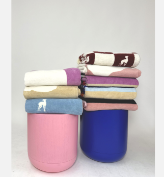 Bawełniane koce premium Hogai - Lolekcja IGGY z psami.