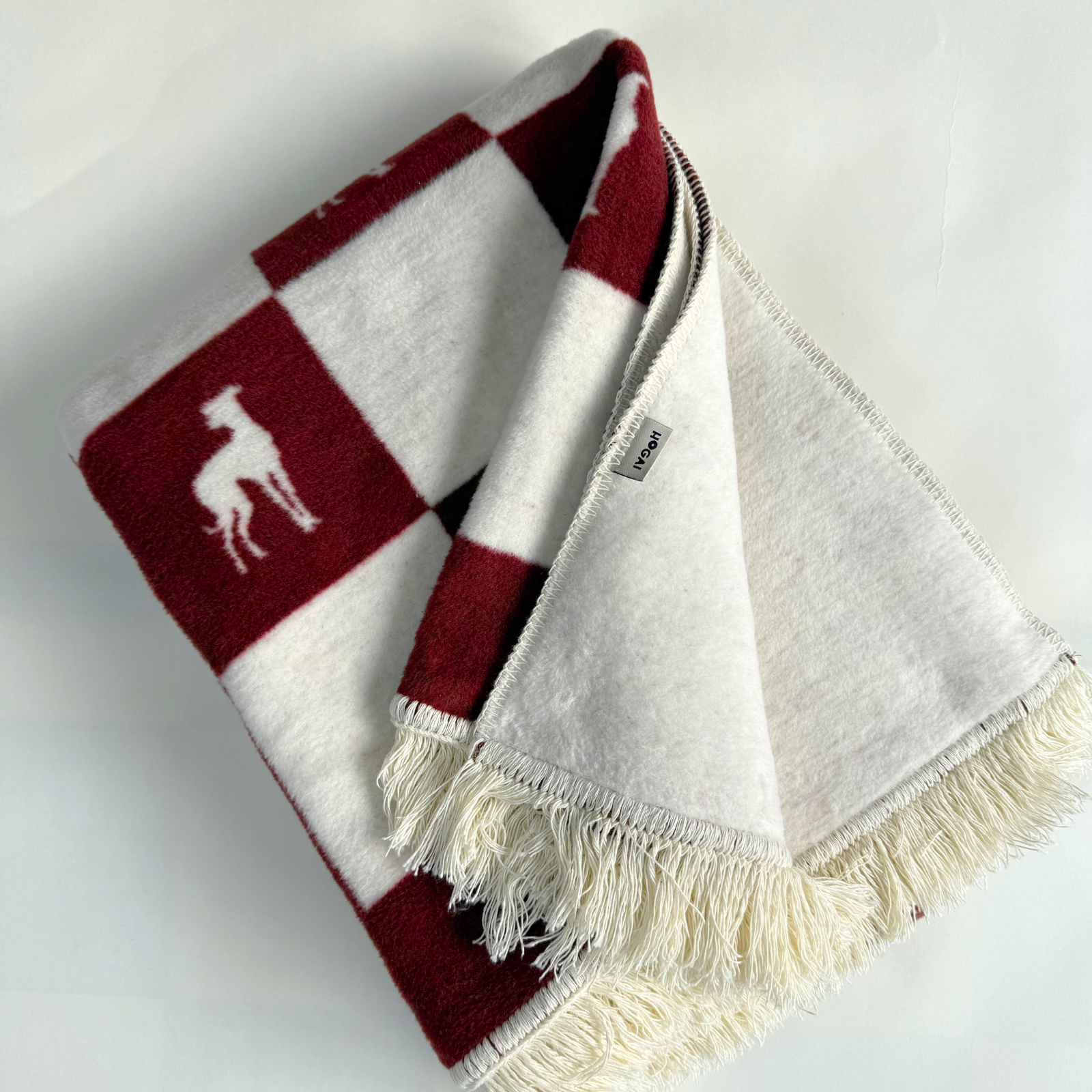 Bawełniany koc Burgundy Lola z kolekcji Iggy – designerski pled HOGAI z motywem psa - detal