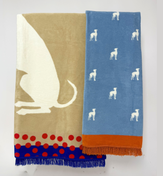 Bawełniany designerski koc HOGAI z motywem psa.