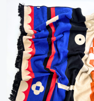 Bawełniany koc Sprinkle Cobalt Pop — designerski pled HOGAI. 